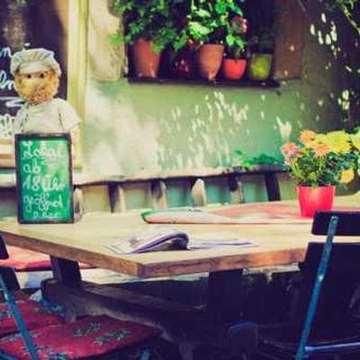 Portrait of Lina Jebali.